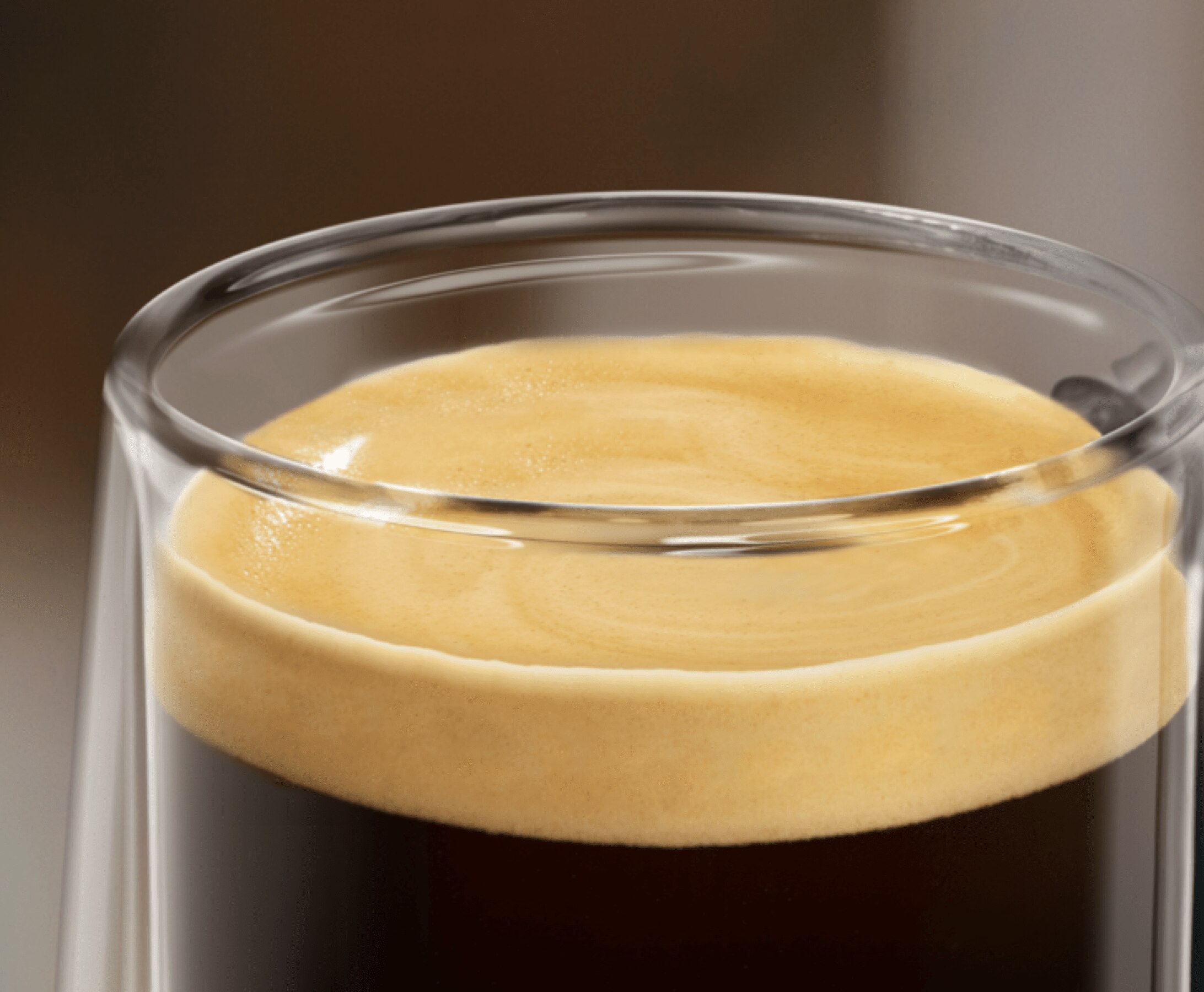 schuimige koffie in een kop