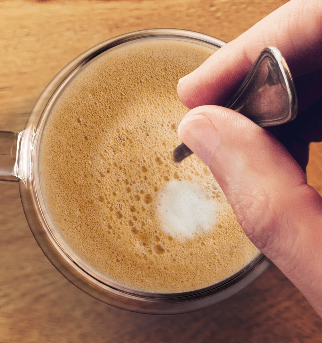 koffie met melk in een tas