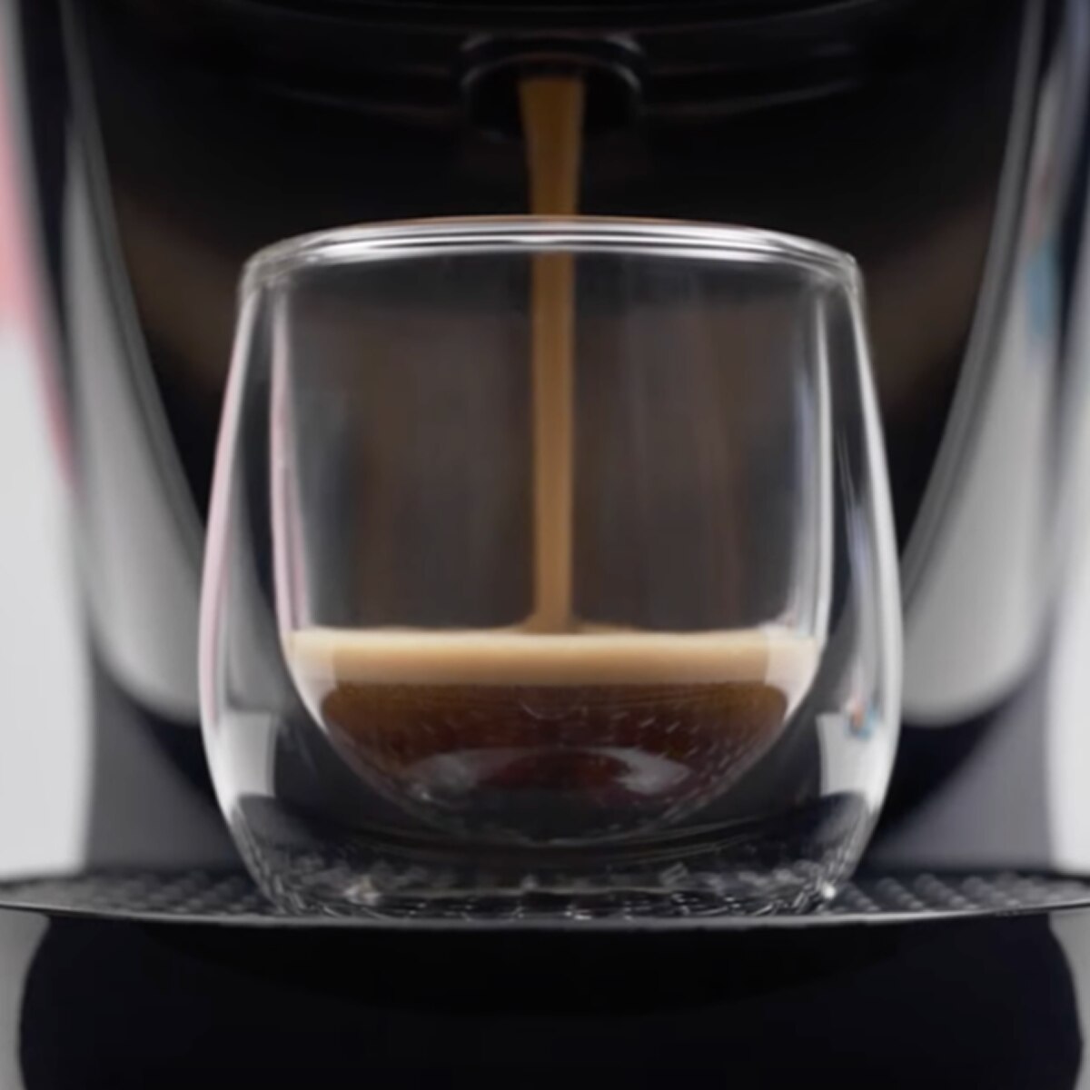 Video van een Nescaf&eacute; Dolce Gusto NEO espresso die wordt gezet